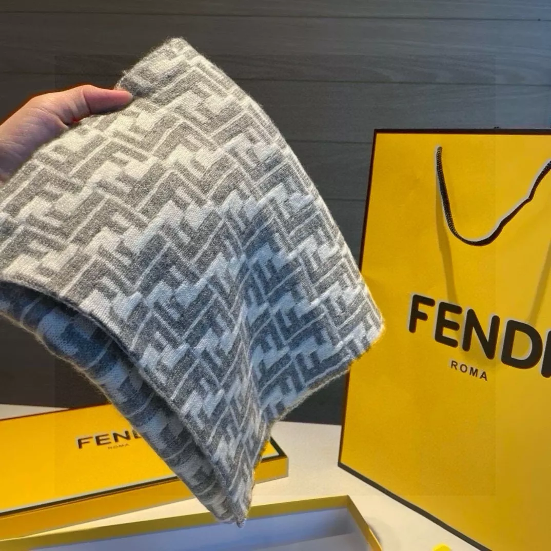 fendi echapres pour femme s_12b0b064